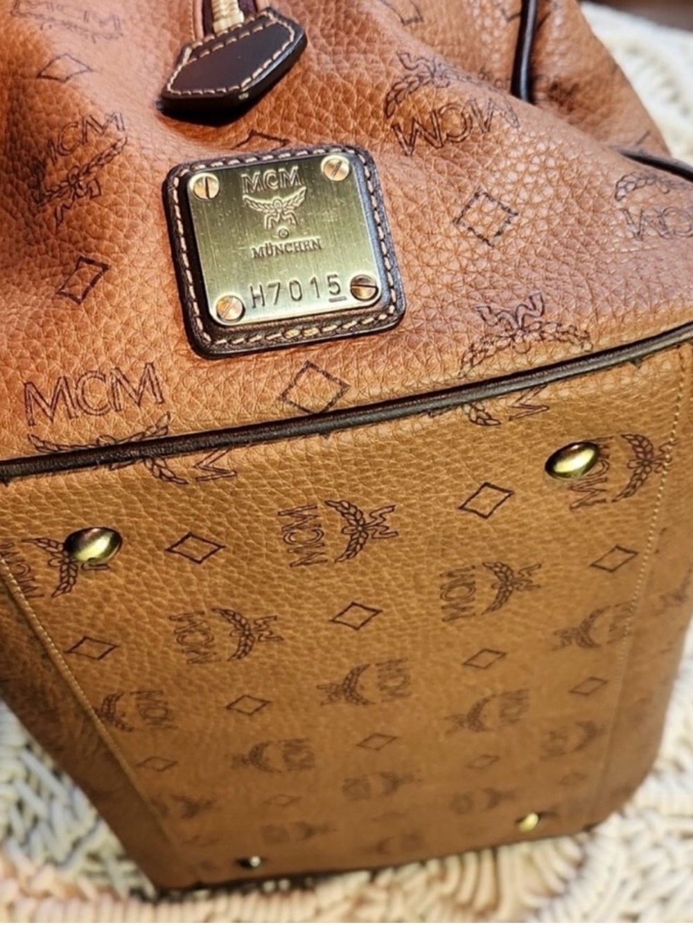 MCM Vintage Visetos Munchen Boston Bag and Gold Hardware - Picture 9 of 15